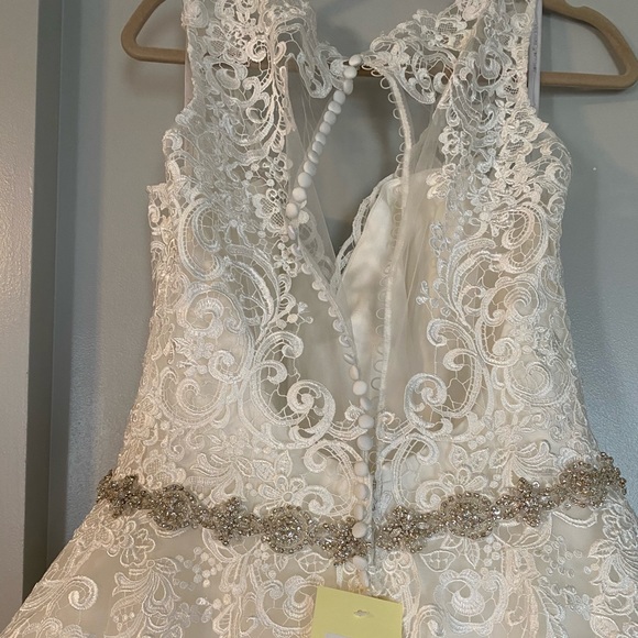 Allure Romance Wedding -New With Tags -Style 2816 - Picture 5 of 7